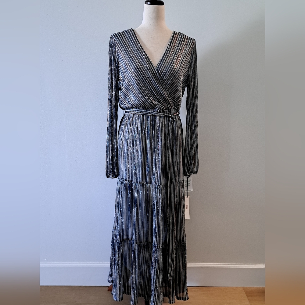 June & Hudson NWT Metallic,Multi-Tiered dress,Sz Medium.